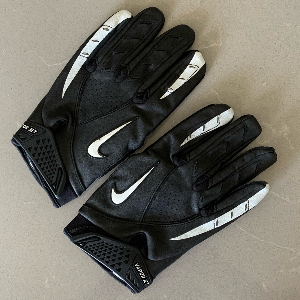 NIKE VaporJet Thermal Football Gloves